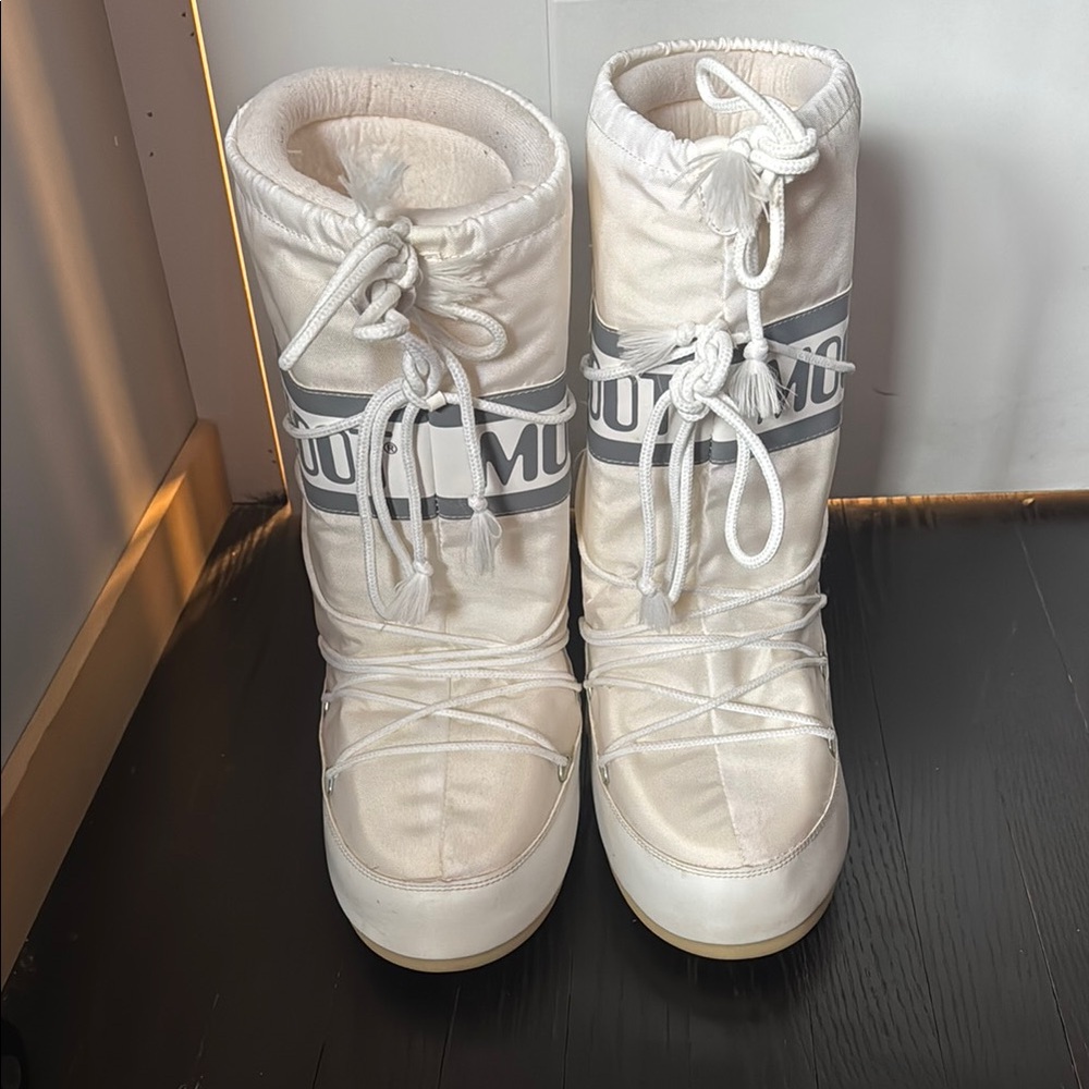 White Moon Boot Women's Snow Boots